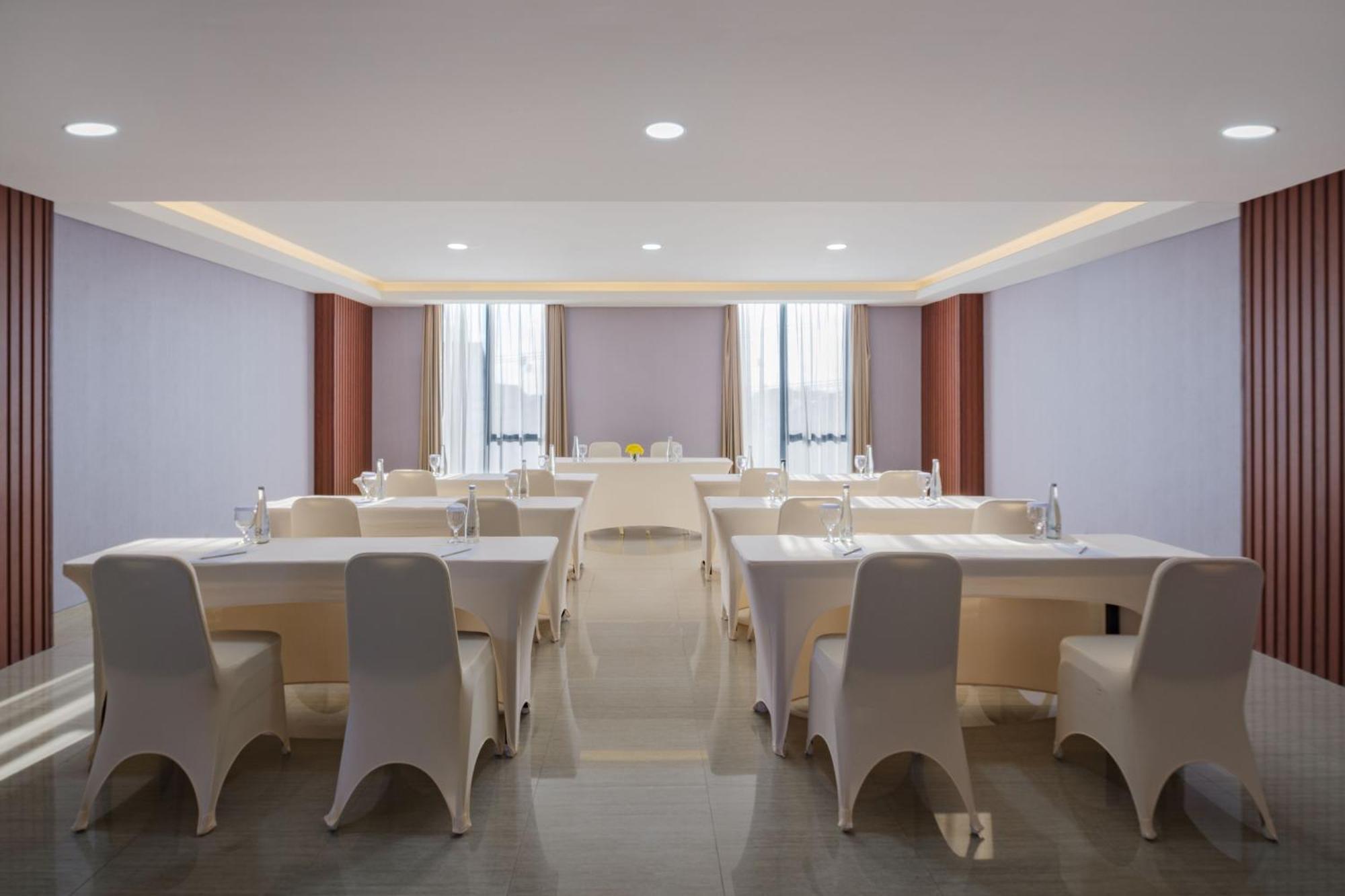 Hotel Santika Blitar Zewnętrze zdjęcie