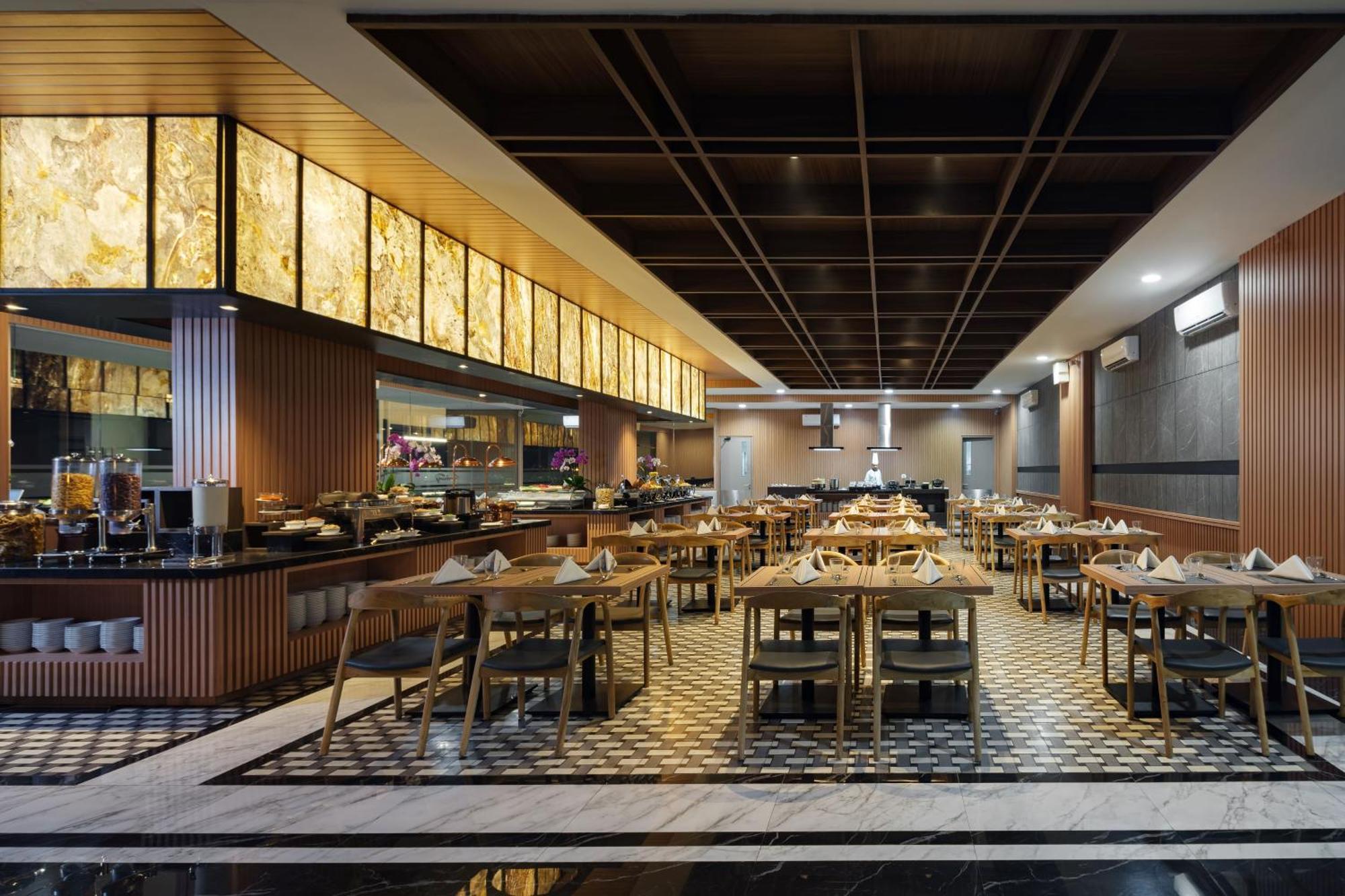 Hotel Santika Blitar Zewnętrze zdjęcie
